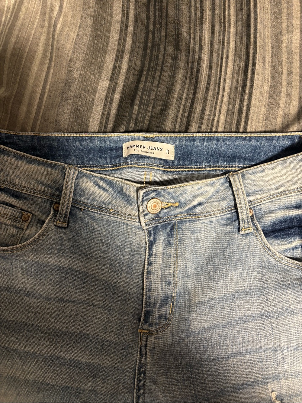 Light Blue Distressed Boyfriend Jeans - Unknown Brand - Picture 3 of 3